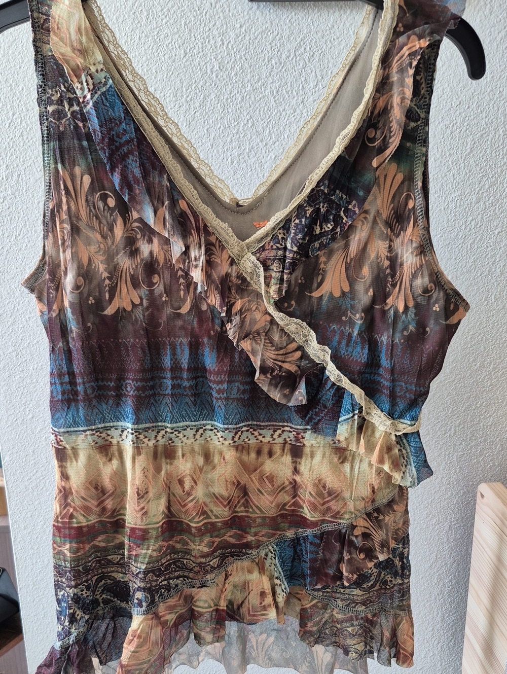Vintage Women’s Printed Sleeveless Ruffle V-Neck Top - Multi